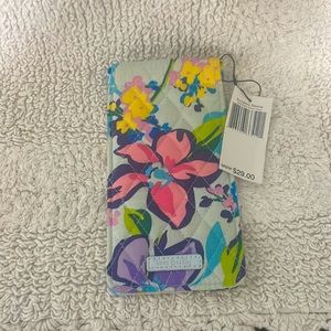Vera Bradley, NWT, sunglasses sleeve. Pattern is Marian Flower